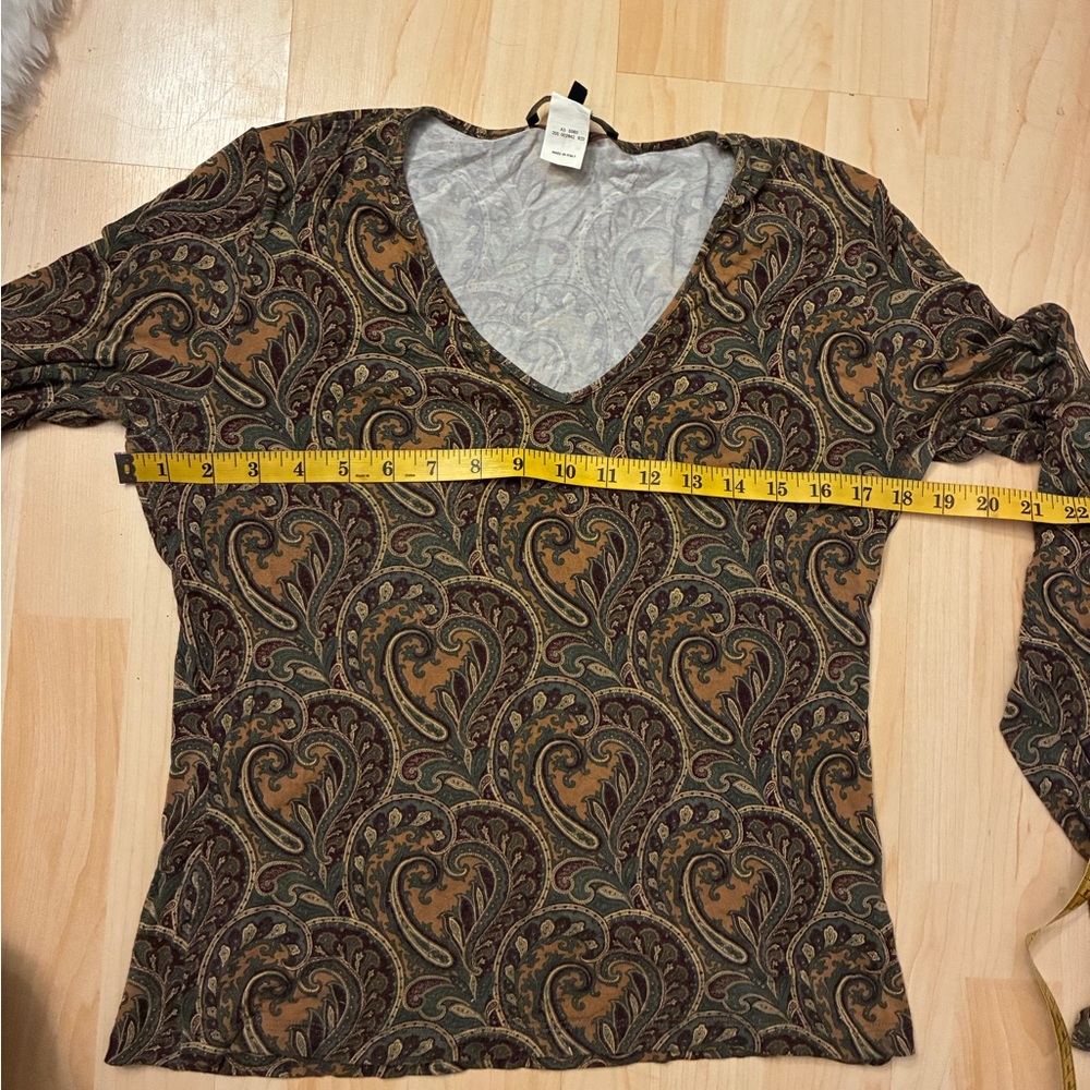 Les Copains Paisley Long-Sleeve V neck Slim Fit Top in Brown - Picture 3 of 12